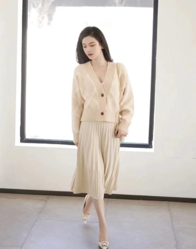 浪漫女人味穿搭秘籍，散发迷人魅力